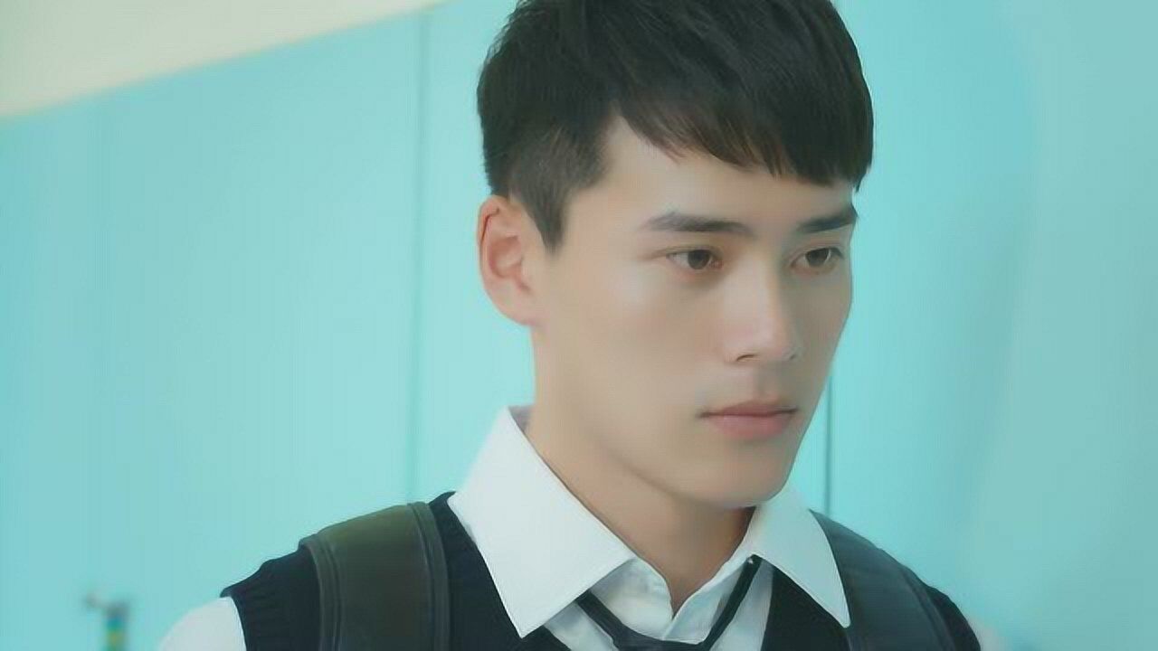 同学两亿岁宣墨突然被叫出去居然是要和男神一起翘课