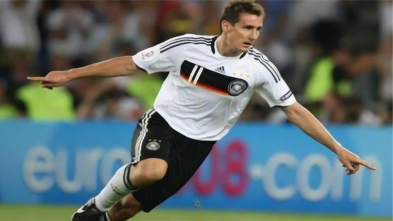 带你回顾克洛泽世界杯5次空翻,被低谷的球员!