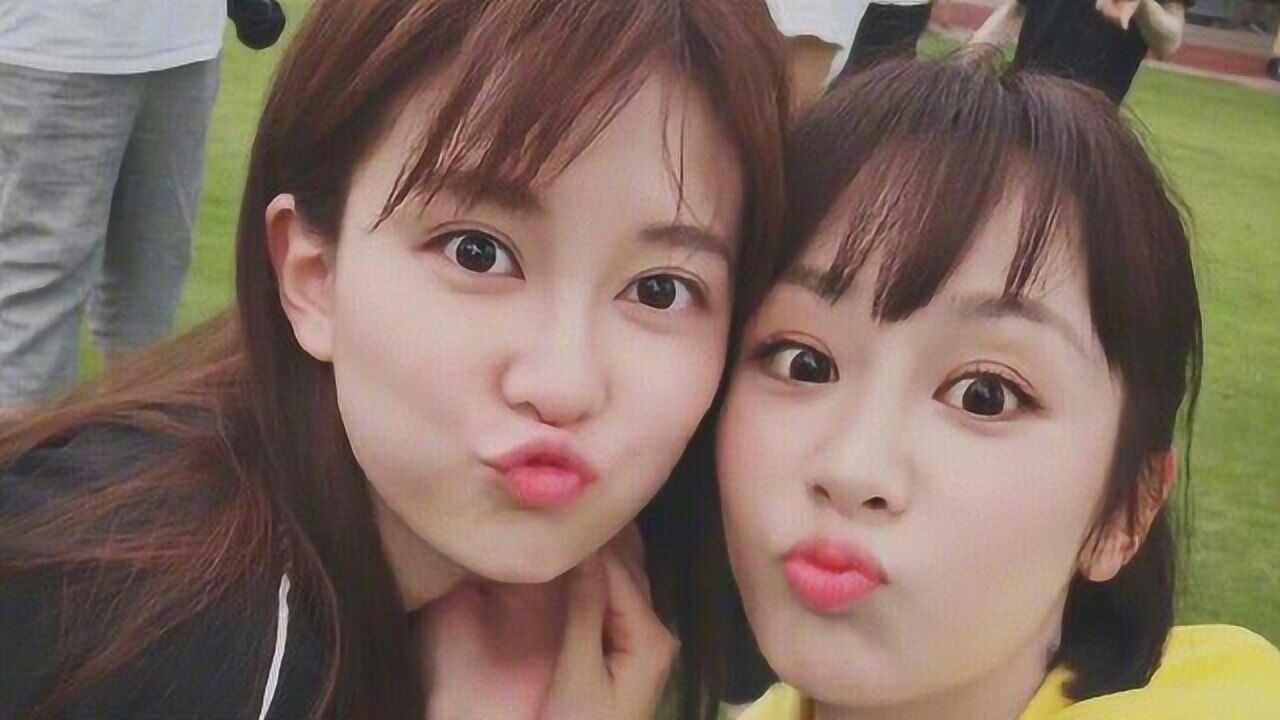 《a咖时尚》乔欣晒和杨紫合照 嘟嘴卖萌十分可爱_高清1080p在线观看