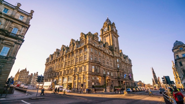 苏格兰爱丁堡,这座充满中世纪风格的城市,让你有穿越时光的感觉