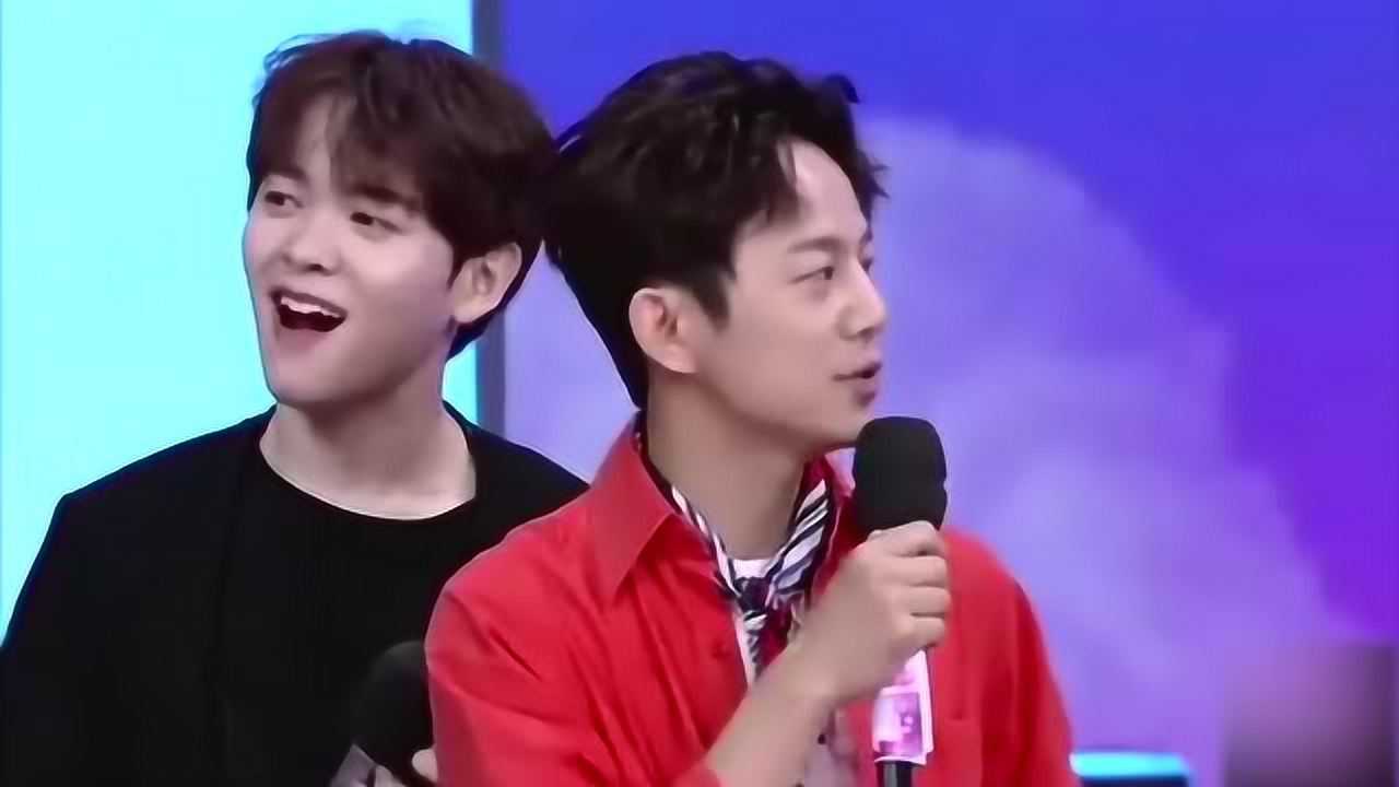 蔡徐坤何炅讲微博互关小秘密身高被何老师恶搞