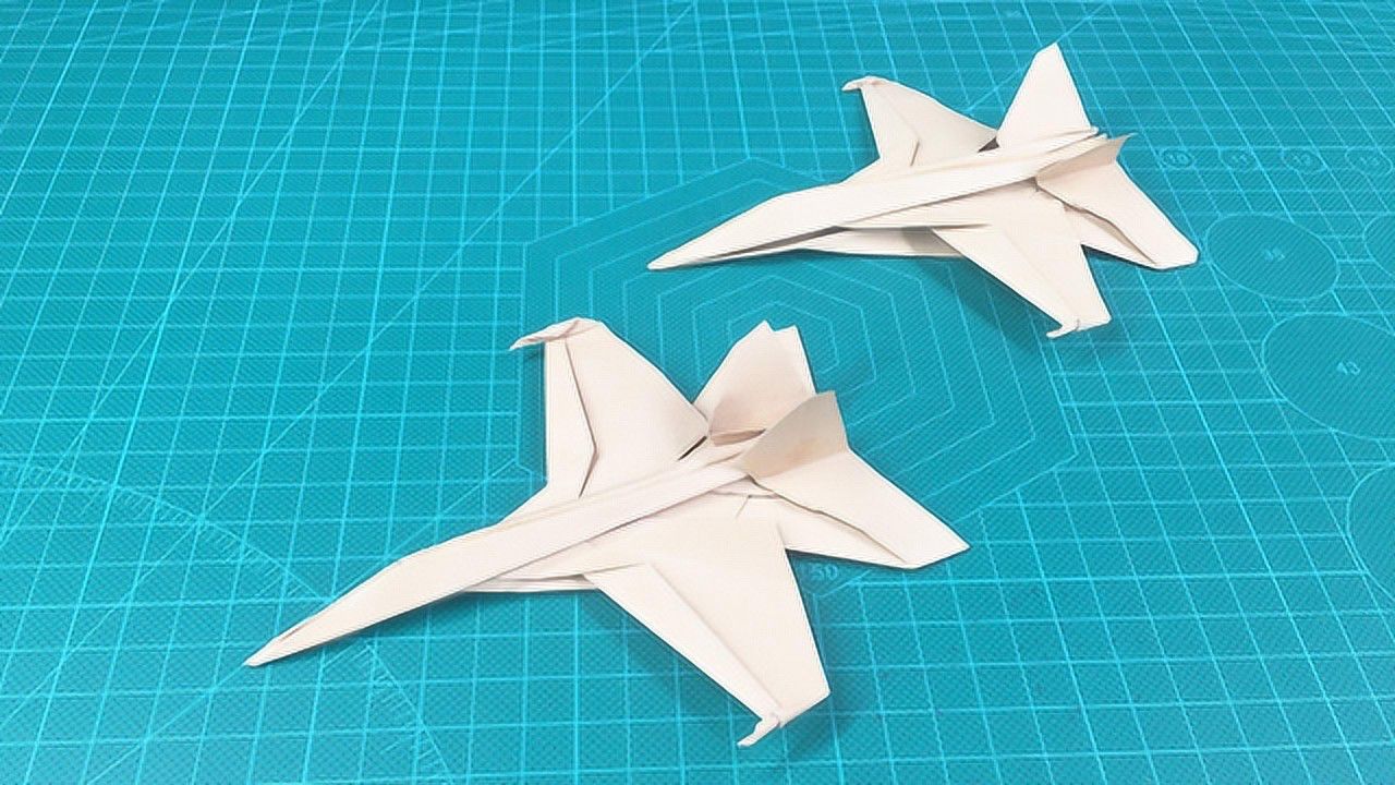 超逼真的f18大黄蜂纸飞机航空母舰上的那种战斗机