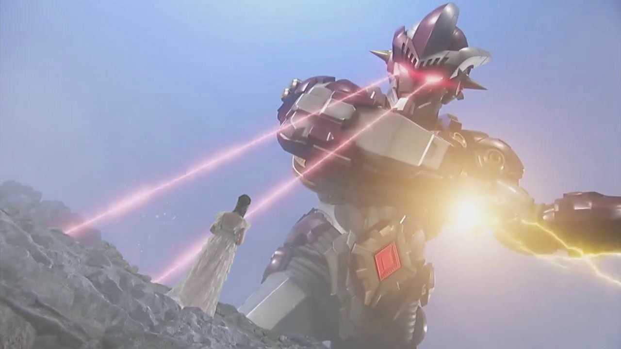 钢铁杀手轻松压制了赛罗奥特曼但被公主说地流泪了