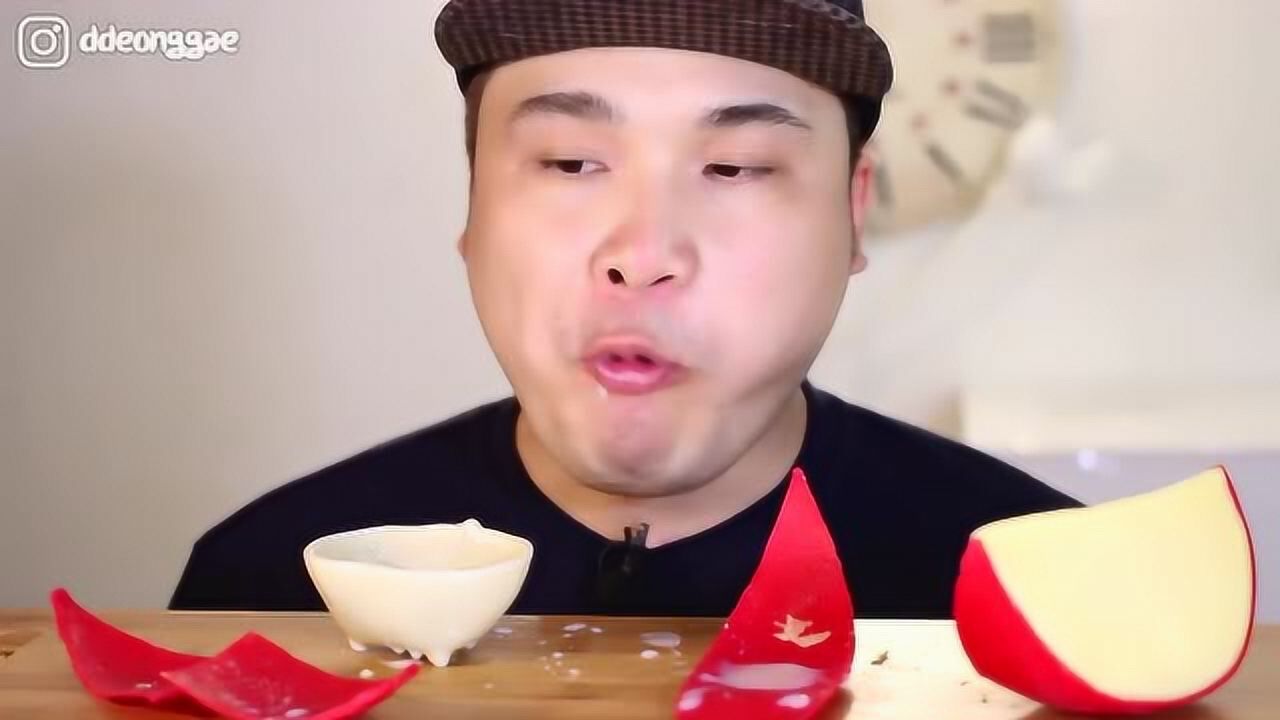 韩国大胃王豪放派吃播donkey弟弟asmr吃香脆的大苹果蘸奶酪酱料