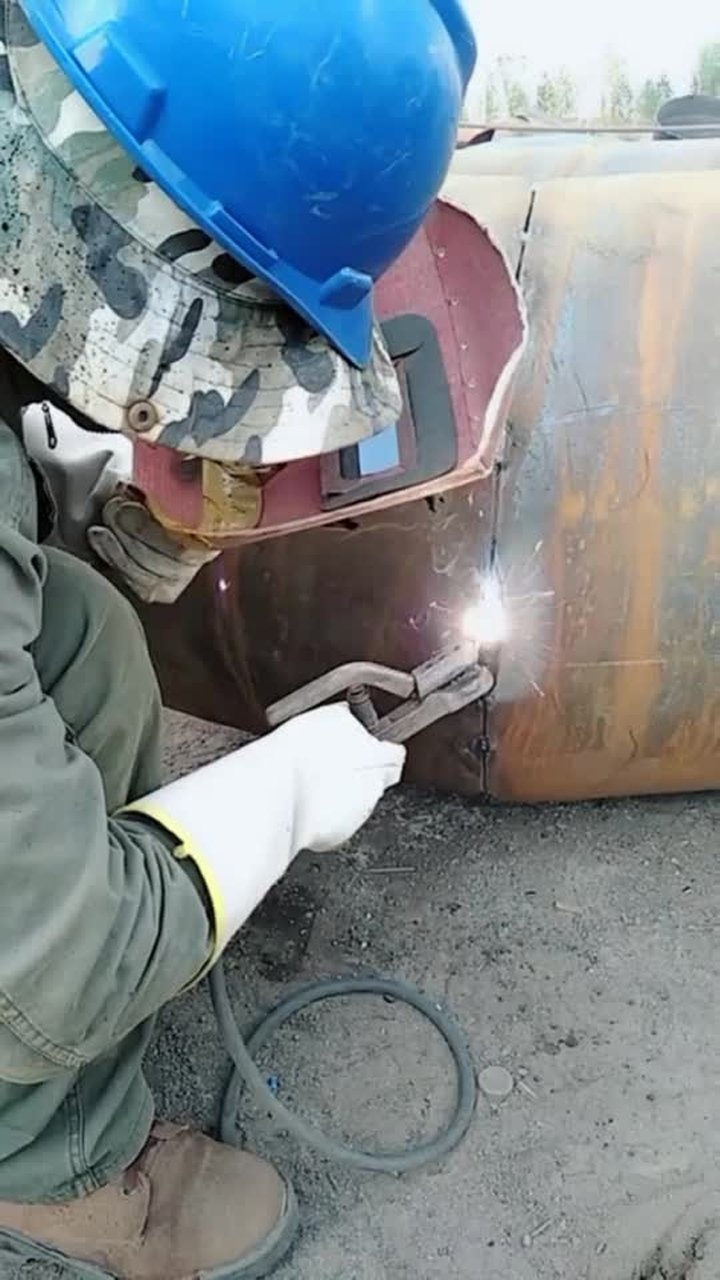 老师傅现场讲解:点焊手法及焊接要领!