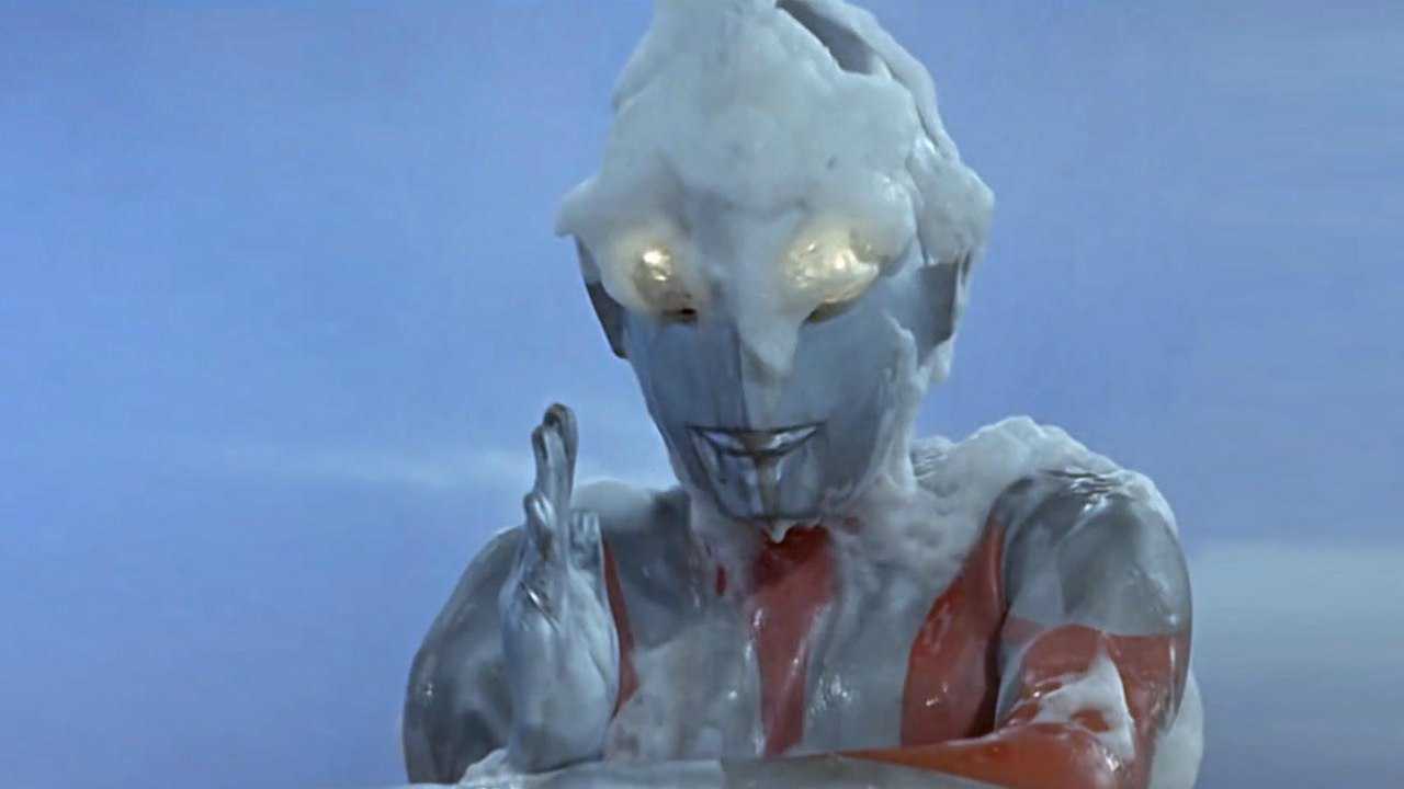 初代奥特曼惨变硫酸脸神秘液体覆盖全脸刺痛双眼无法作战