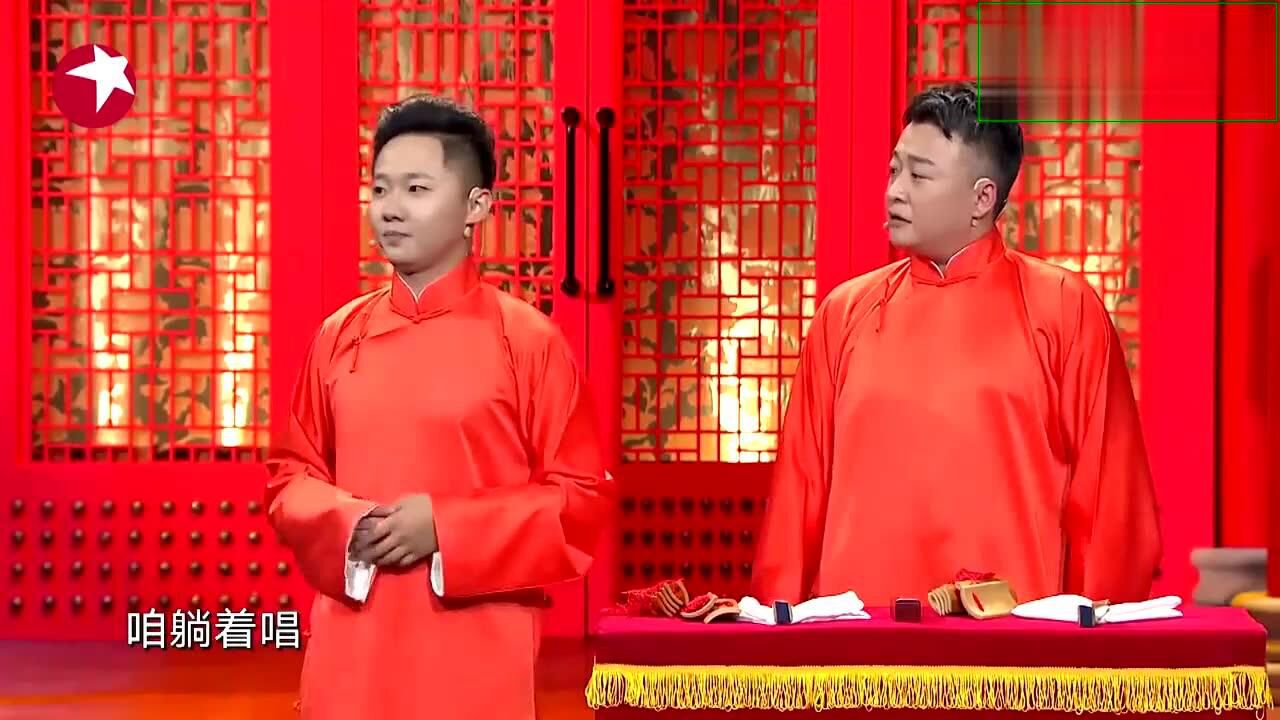 窦晨光常鹏旭台上比基本功二人合作打快板献唱玲珑塔