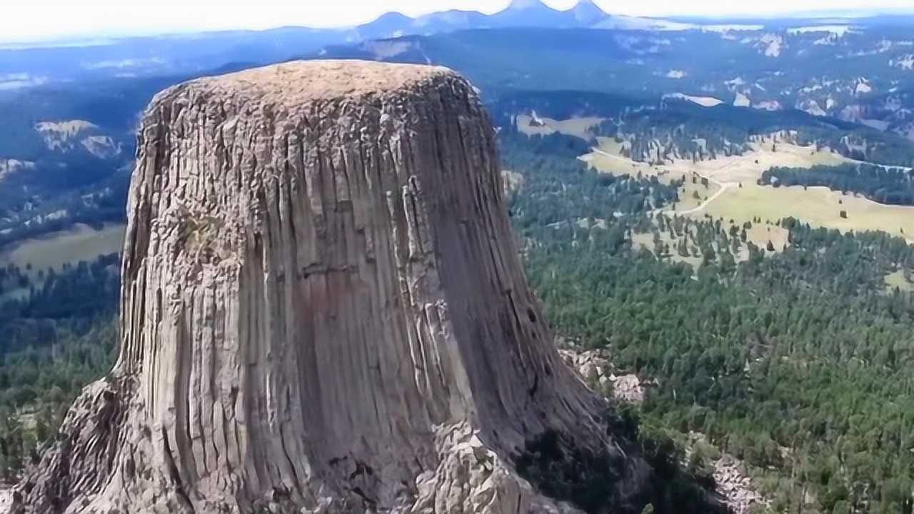 海拔仅有264米人称魔鬼塔却被评为世界上最难攀登的山峰