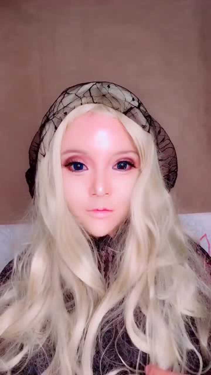 芭比娃娃现场卸妆过程太惊悚这是什么魔鬼