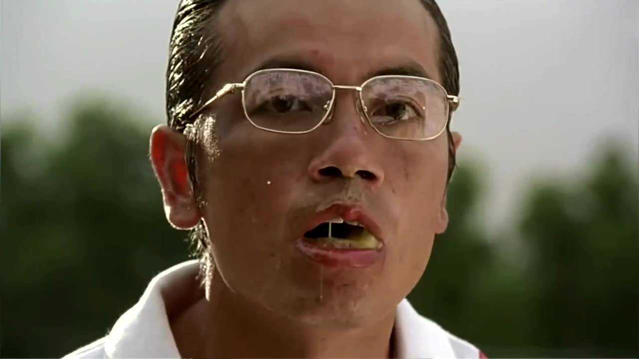 周星驰拍摄少林足球花絮原来星爷笑场这么可爱