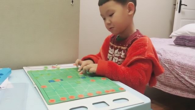 育儿百科:棋类游戏锻炼孩子思考力,逻辑思维能力还能促进亲子关系