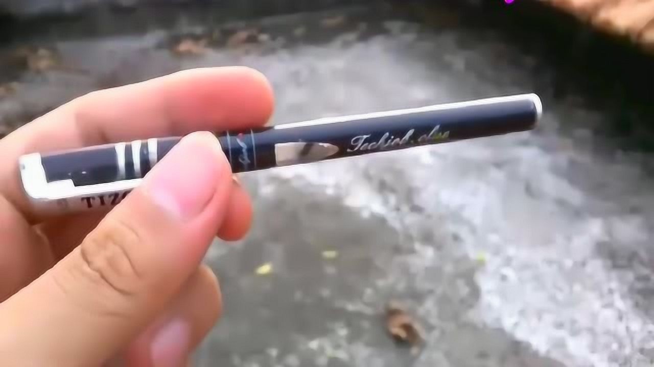 男子将圆珠笔改装成"暗器",简直太酷了