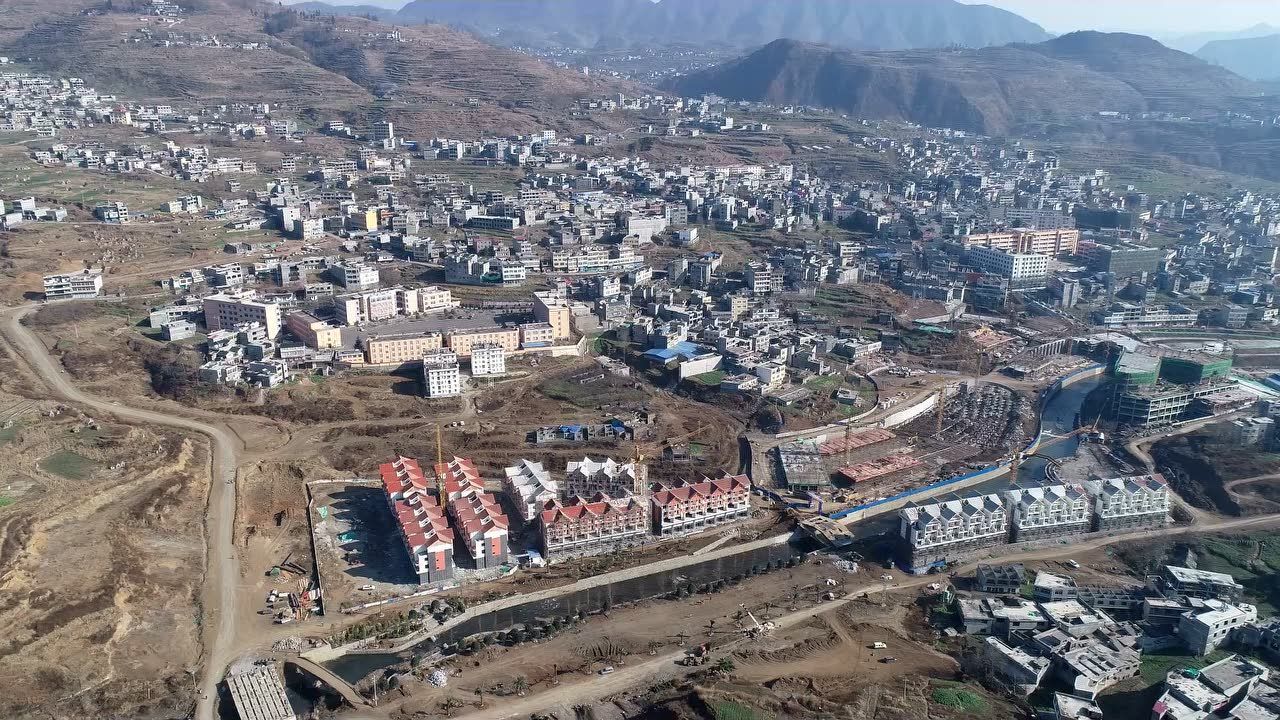 镇雄县泼机镇航拍全景