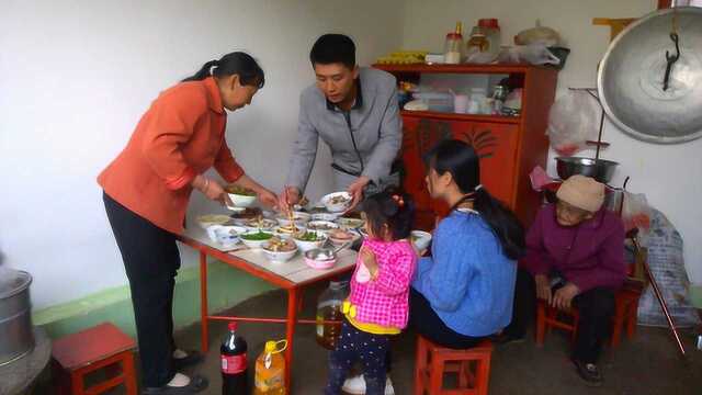 农村团年饭,大锅饭大锅菜,这才是家乡的味道