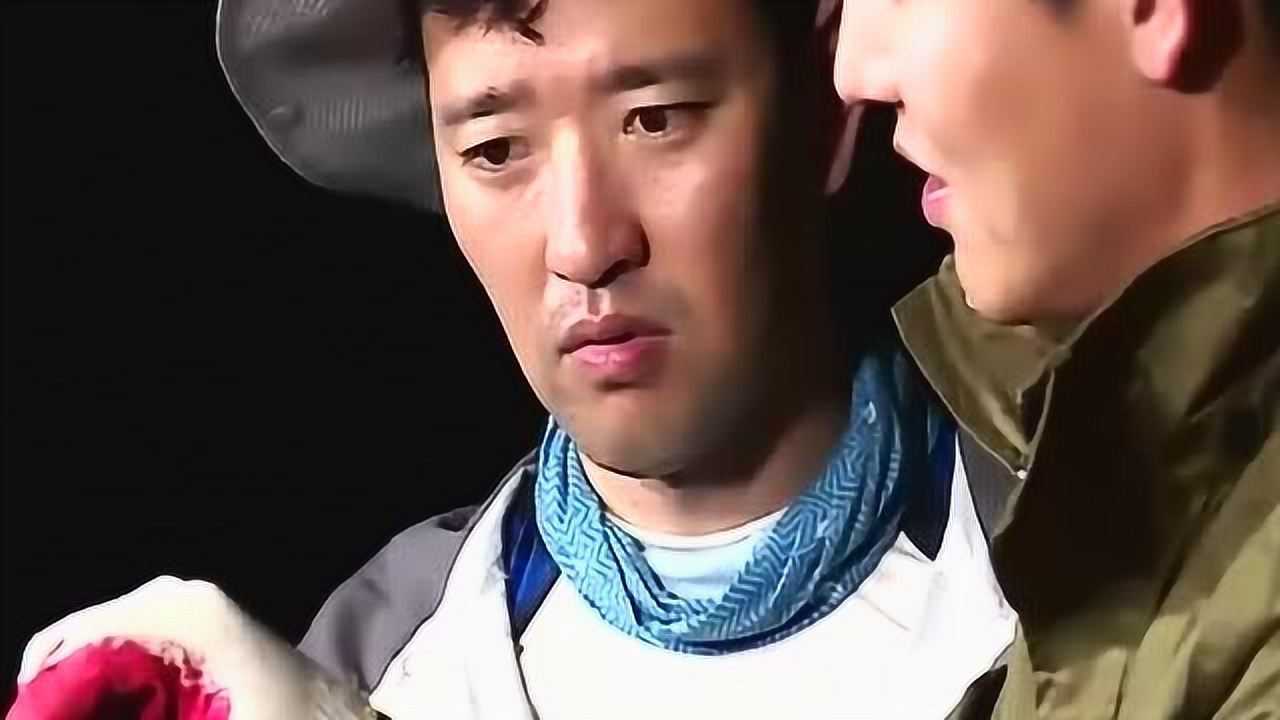 金炳万的丛林法则:韩国人抓到了大椰子蟹,里面的肉真是多.