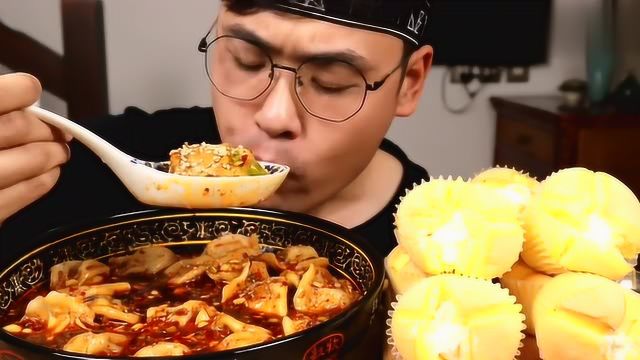 吃货欧弟又直播吃美食了,网友:第一次看到这么有食欲的水饺