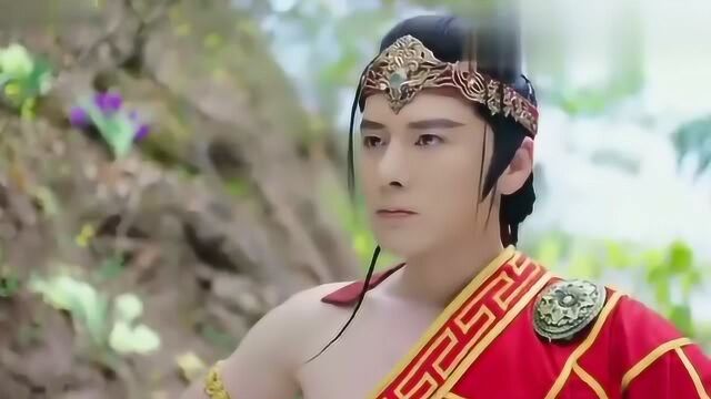 洪少余昏迷不醒,伏虎使用各种办法弄醒他,醒来之后真是尴尬了