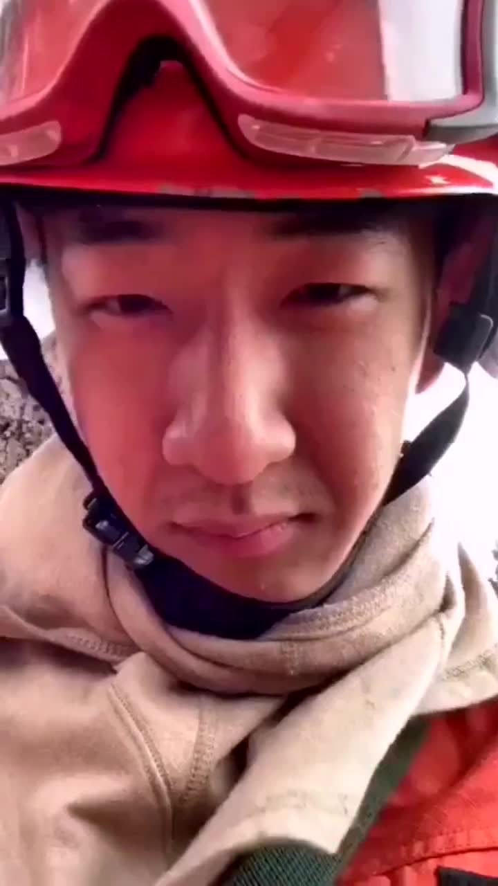 致敬英雄:凉山救火英雄刘代旭,生前救火视频