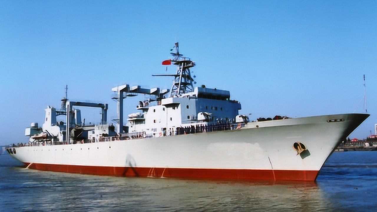 "呼伦湖"综合补给舰究竟有多大?新照公开,刷新了认知