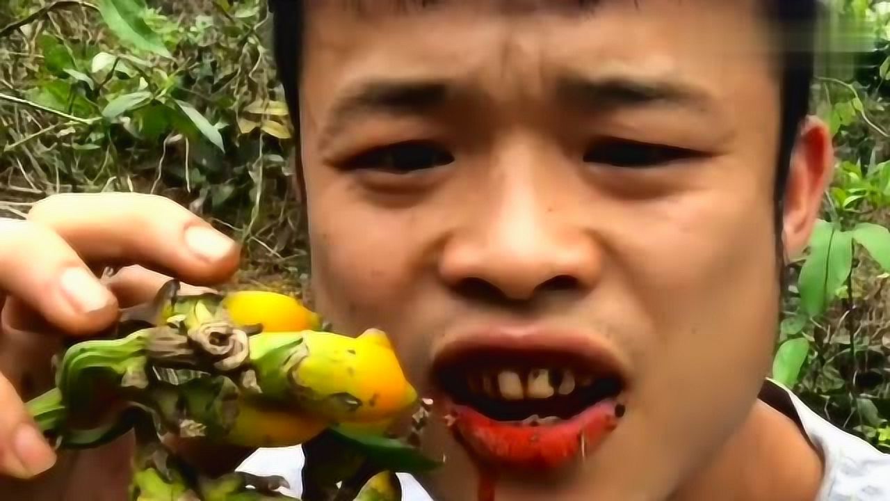 槟榔哥的日常换花样吸槟榔表情逐渐狰狞是怎么回事被锁喉了