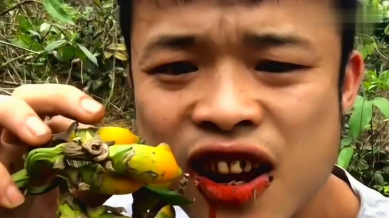 槟榔哥的日常换花样吸槟榔表情逐渐狰狞是怎么回事被锁喉了