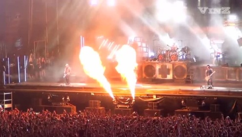 德国战车《du hast》现场版rammstein - du