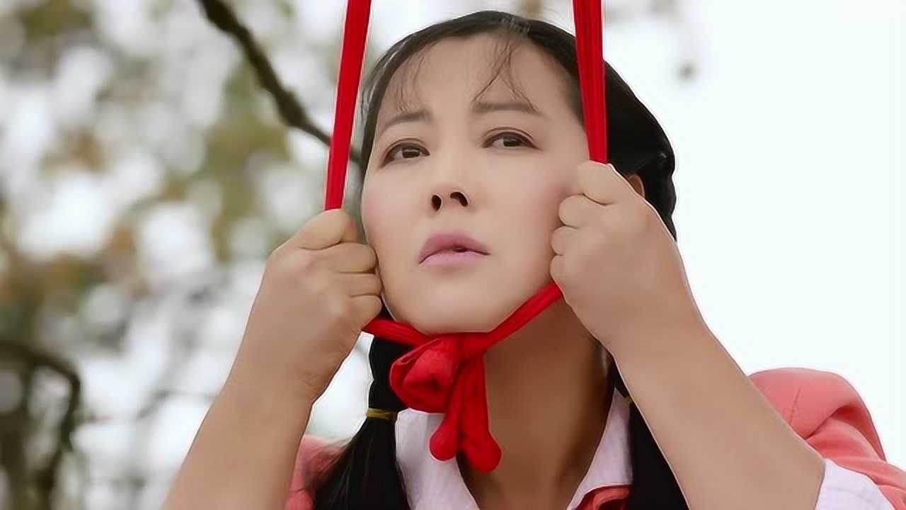 美女刚要上吊不料出现手拿鲜花的男子向她打招呼结果会怎样