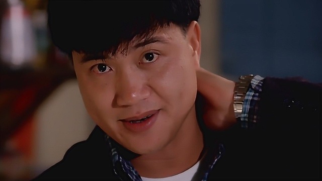 万梓良霸气十足,生日上遇到陷害自己的警察,这眼神狠的能杀人!