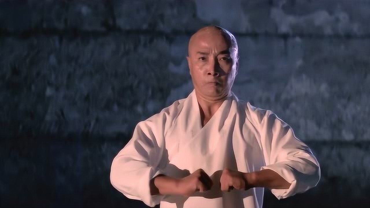 南北少林:少林弟子夜晚不睡觉练功,没想到师傅也在练,虎虎生威