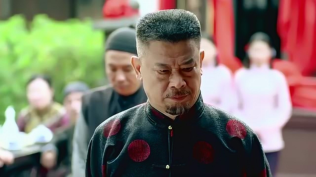 一代枭雄:何辅堂穿白色西服结婚惊呆众人,看透的只有的二泉一人