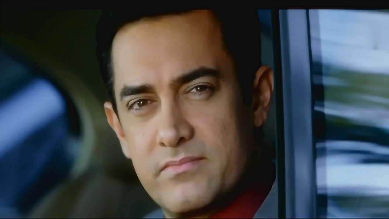 一部集动作 惊悚 悬疑 爱情等多重元素阿米尔汗成名