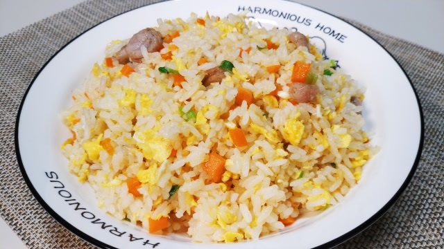 做蛋炒饭先炒鸡蛋还是先炒饭这几步别弄错炒好一盘不够吃