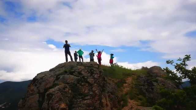 延边天宝山:无限风光在险峰,成群的飞蚁挡不住眼前的美景