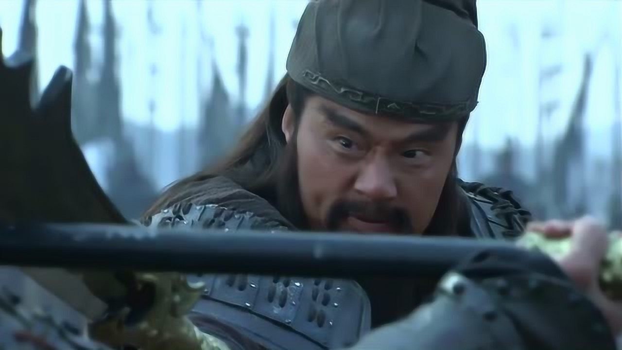 新三国:樊城之战关二爷托大,被庞德射中肩膀!