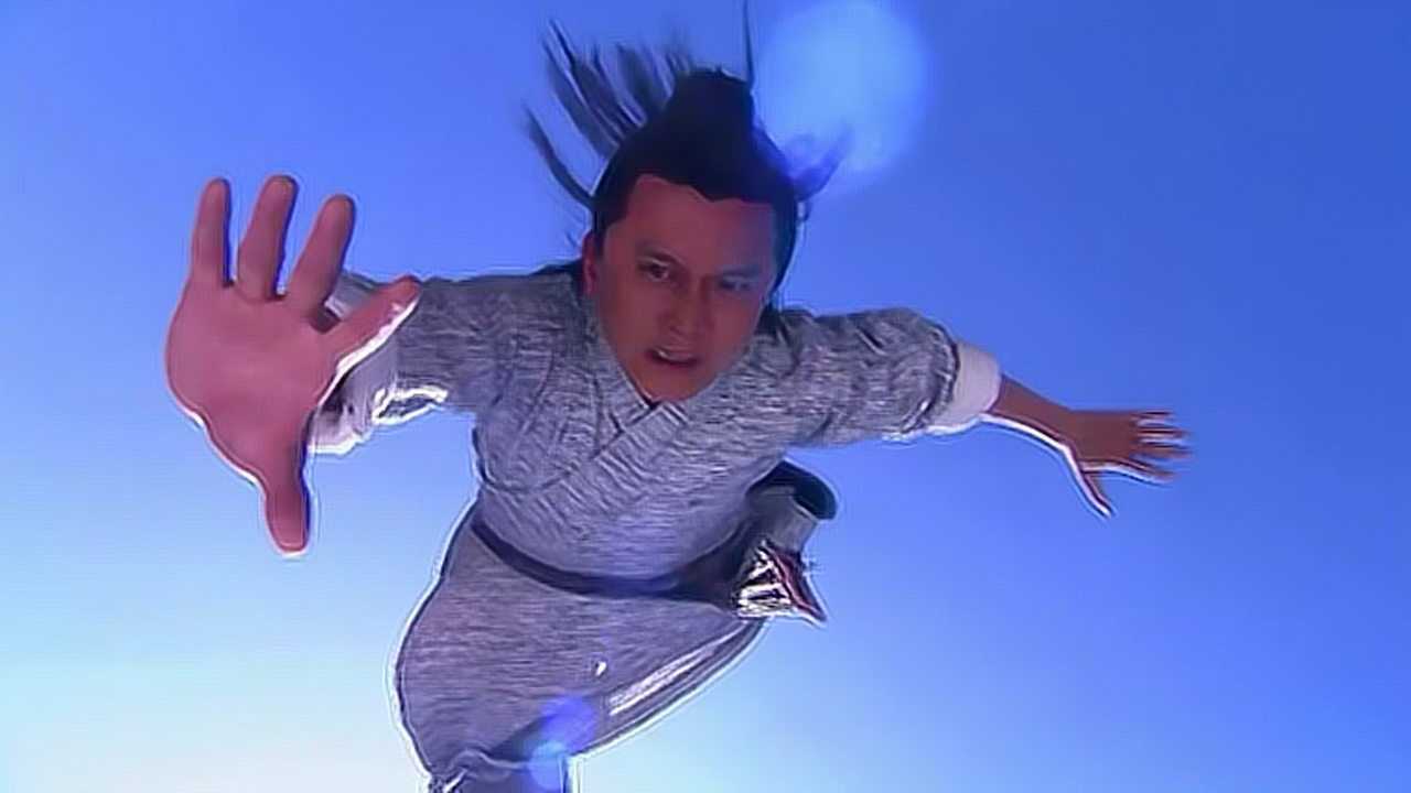 灭绝师太大战张无忌张无忌一招乾坤大挪移空手夺下倚天剑