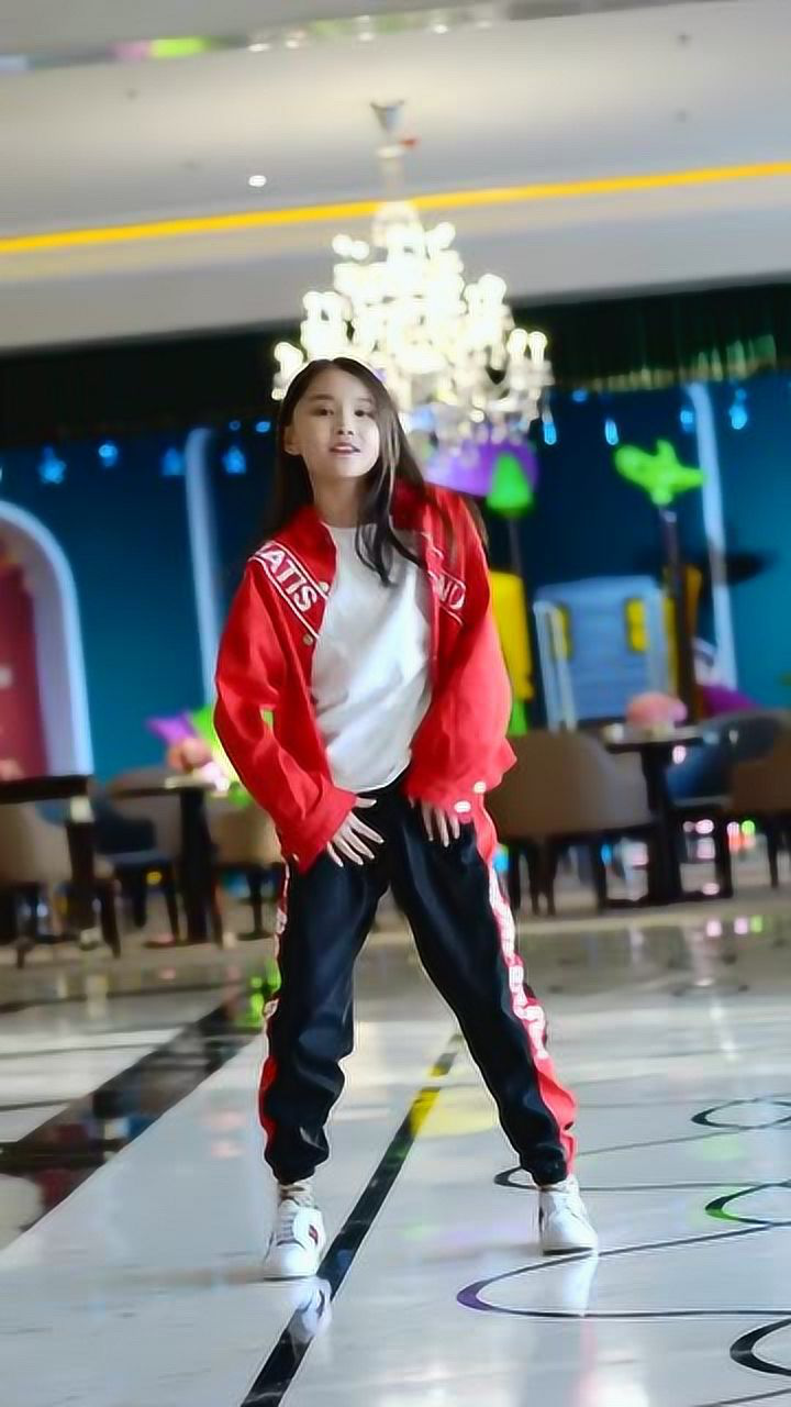 宋小睿跳《漂洋过海来看你》舞蹈真是太好看了,你认为呢?