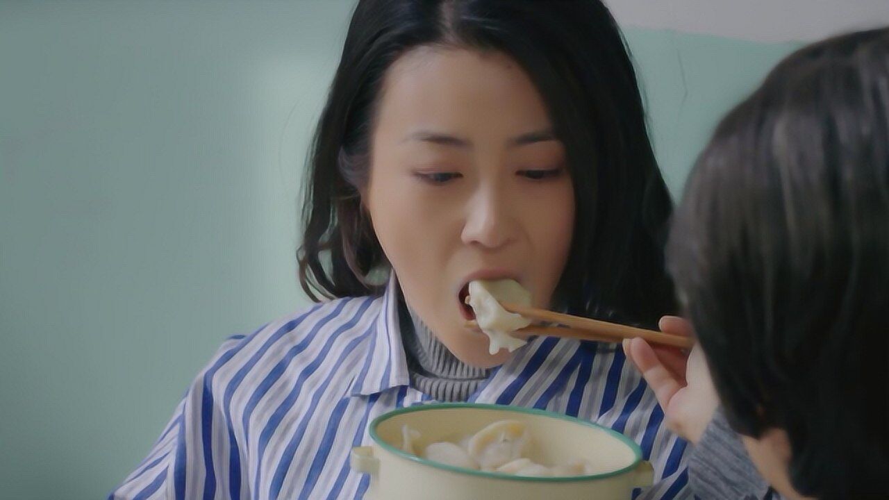 姥姥的饺子馆儿媳妇没了孩子精神崩溃婆婆亲手包饺子终于让儿媳吃饭