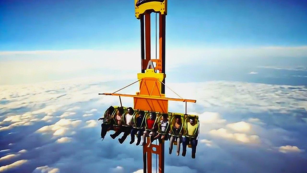 世界上最恐怖的过山车,整个过程身体悬空,游客当场尿裤子