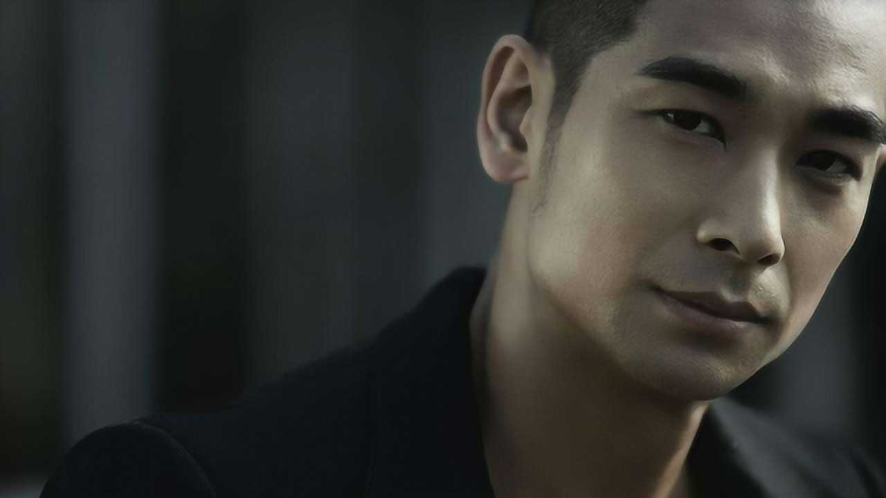 梅艳芳曾是他的恋人,张国荣是他好友,为何赵文卓却一直不红?