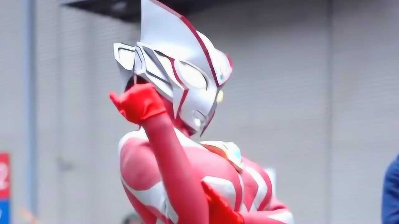 小姐姐cosplay的莉法奥特曼,这样的身材,估计莉法奥特曼也没想到!