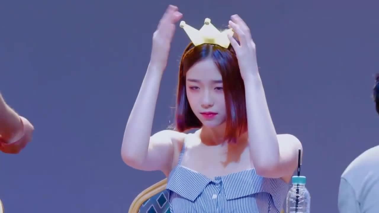 韩国平均年龄最小的女团busters金彩妍亮相发布会