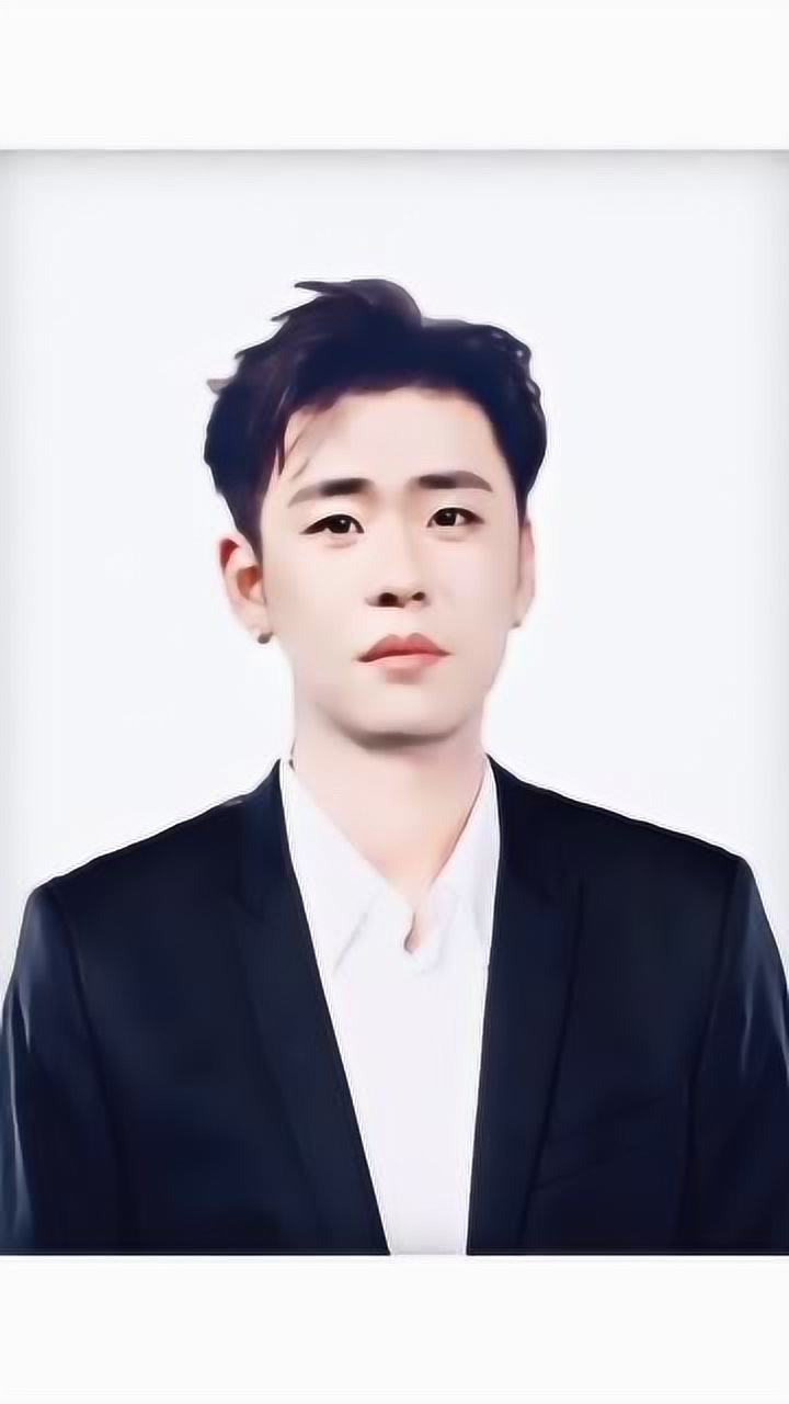 德云社男团证件照,孟鹤堂和周九良竟然是情侣版!