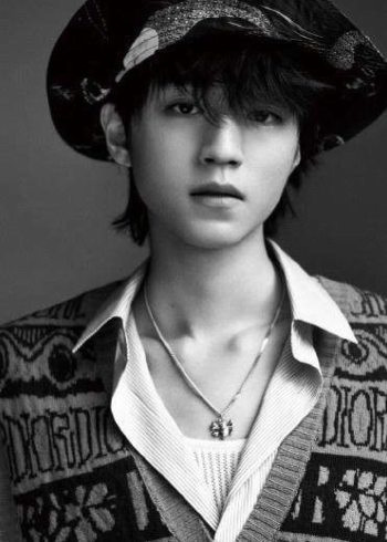 狼牙尾少年王俊凯,这发型只有小凯能驾驭了,太a了!