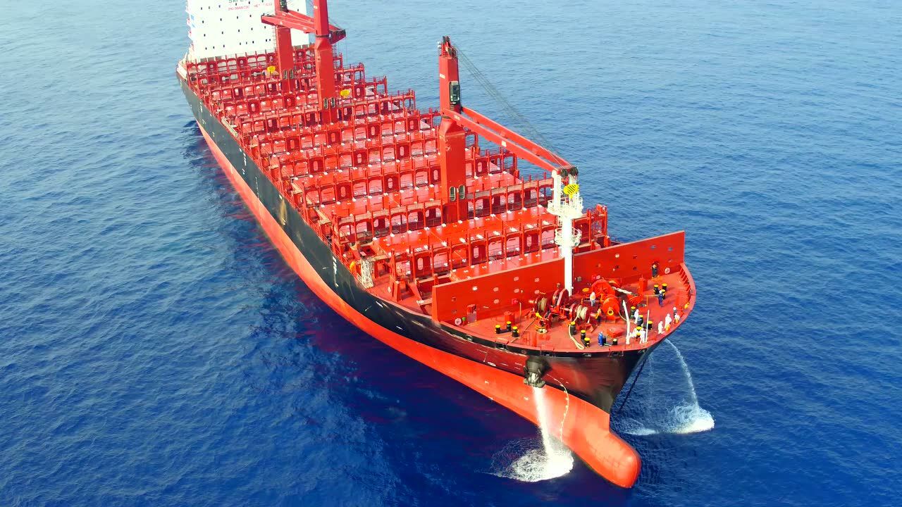 中船黄埔文冲cape2700teu集装箱运输船h5550海试