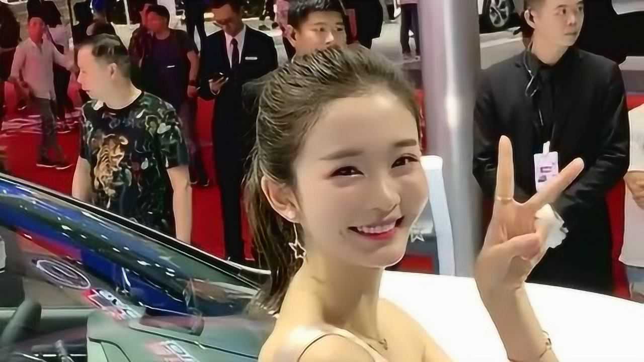 车模李凉凉越来越受欢迎了,一次出场费就要八十万