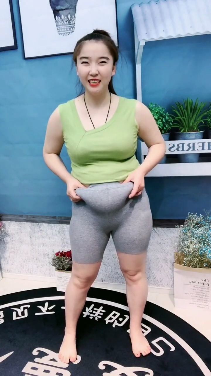 肚子上的肉瞬间就可以遮住真的是太漂亮了适合胖女孩