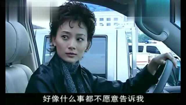 公安局长:冯玉女跟干爹闹掰,偷跑进银行,卷跑干爹所有财产