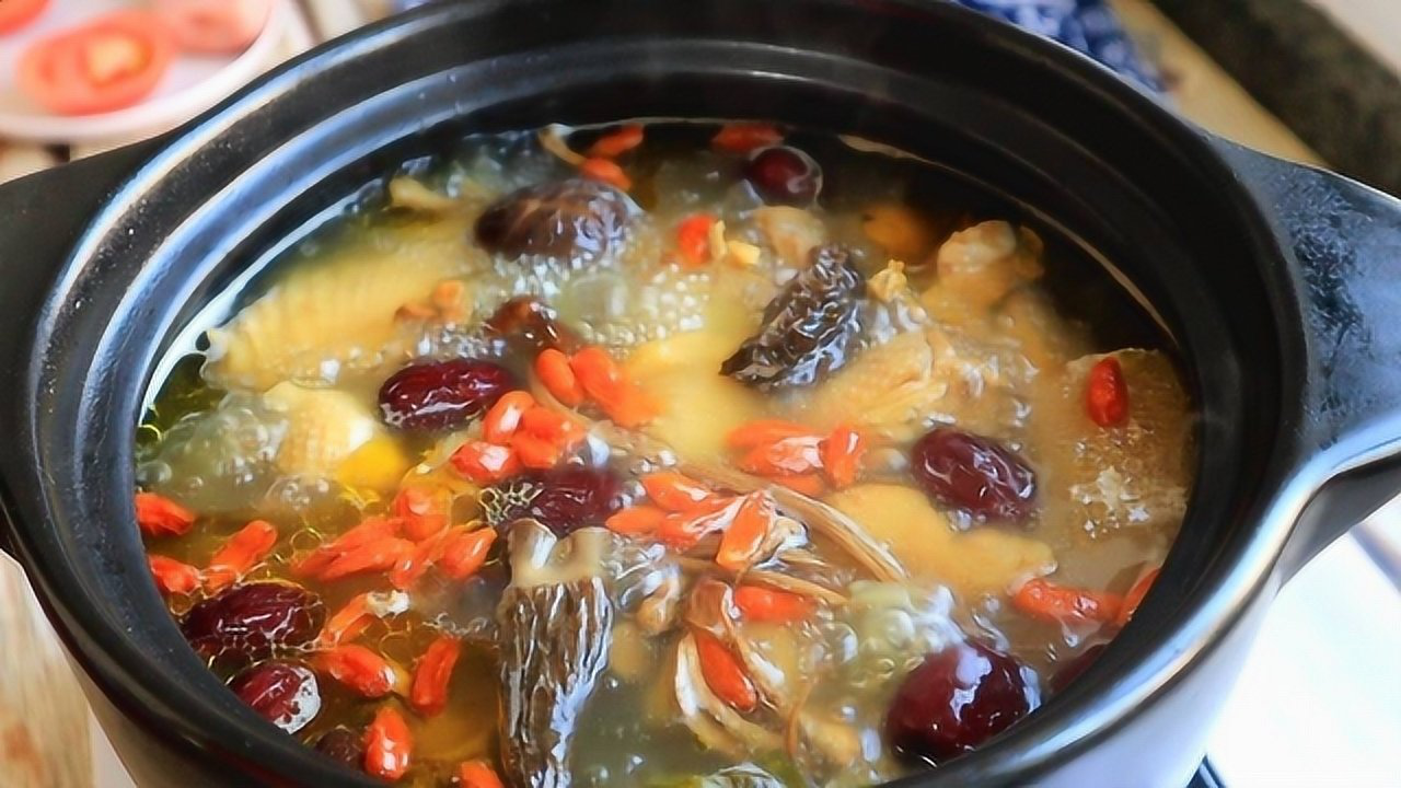 土鸡汤这样炖才好喝鸡汤鲜美不腥鸡肉滑嫩香浓滋补有营养