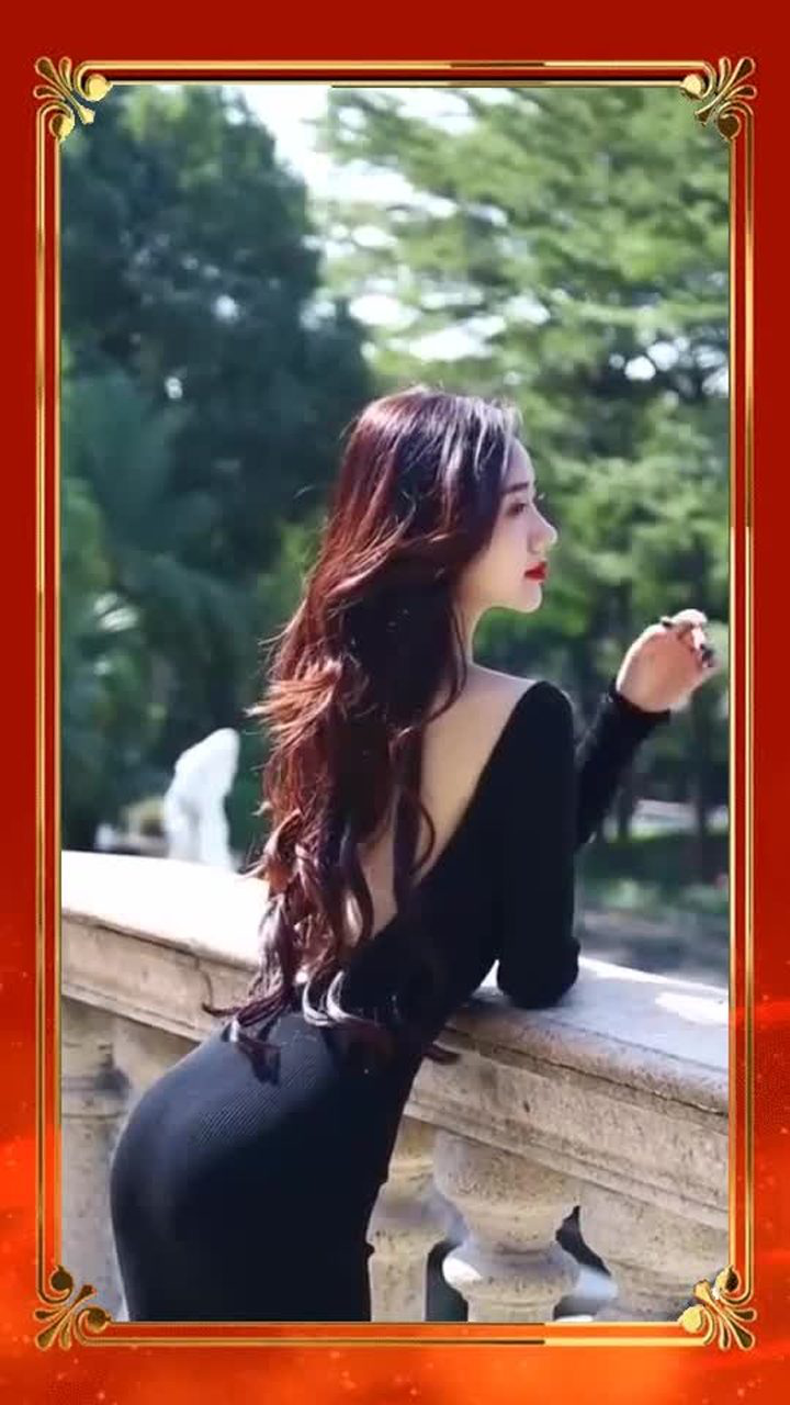 s型身段水蛇腰这种身材的姑娘才配的上背影杀手