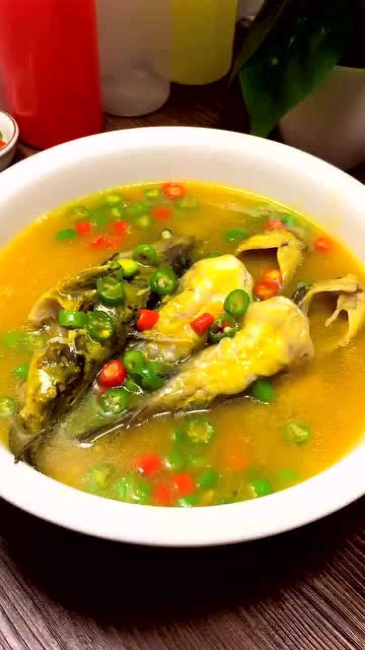 教大家做金汤黄骨鱼做法不是特别复杂喜欢的可以动手试一下